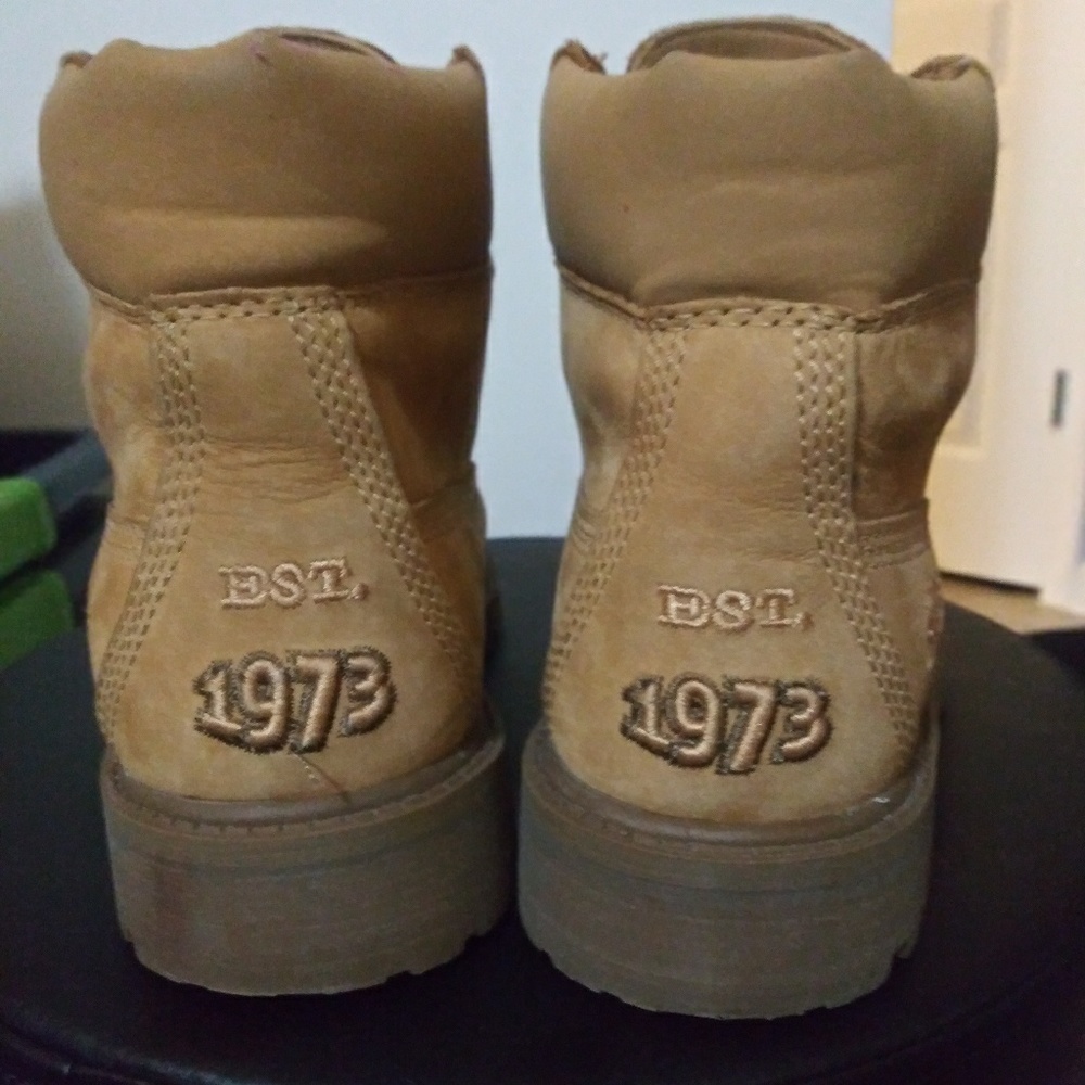 Boots - Picture 3 of 3